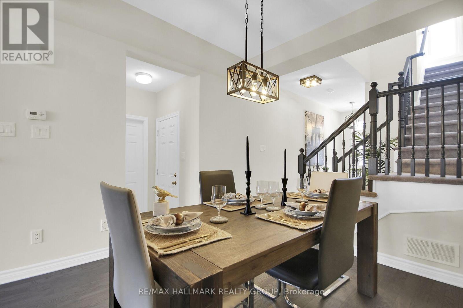 207 Willow Aster Circle, Ottawa, ON - Indoor Photo Showing Dining Room