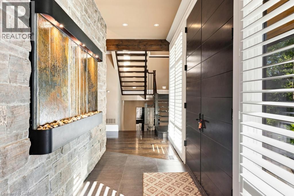 253 Rossmore Boulevard, Burlington, ON - Indoor Photo Showing Other Room
