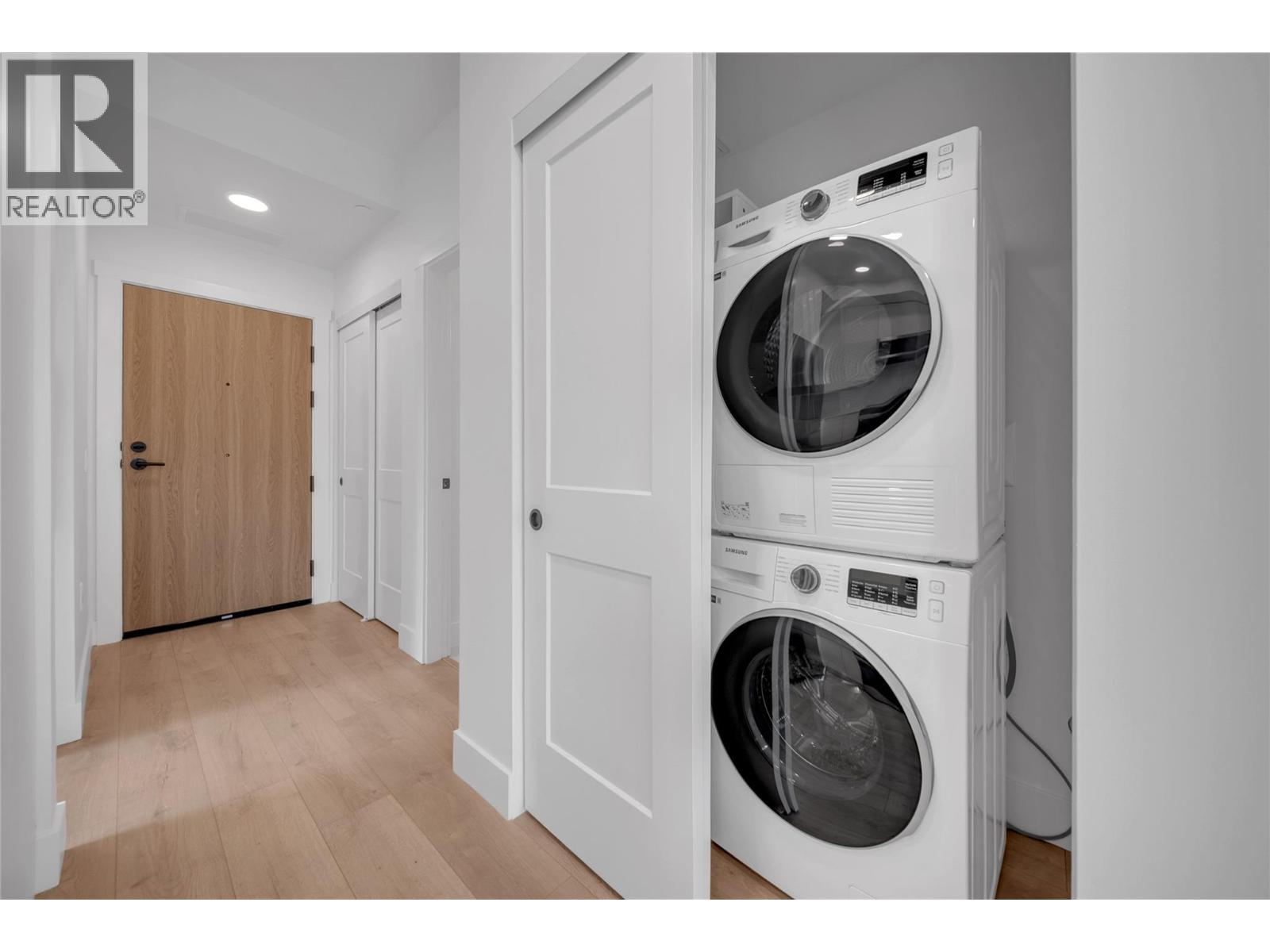 620 Coronation Avenue Unit# 312, Kelowna, BC - Indoor Photo Showing Laundry Room