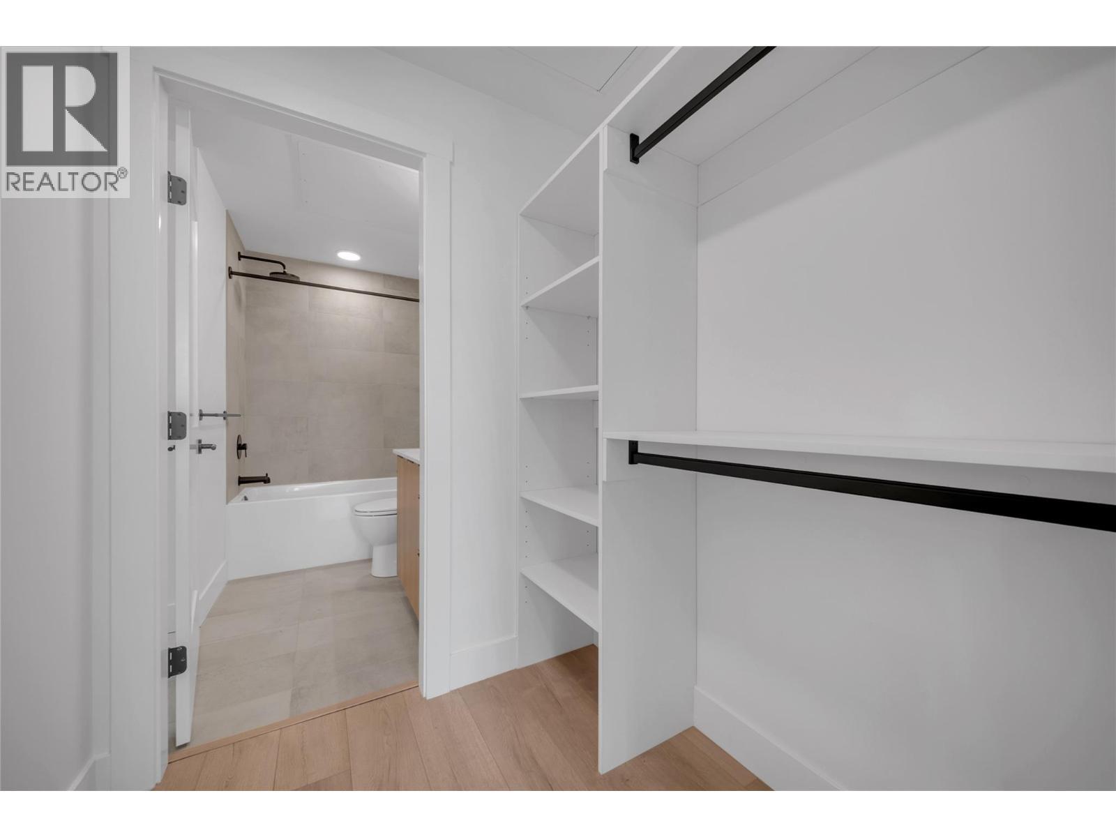 620 Coronation Avenue Unit# 312, Kelowna, BC - Indoor With Storage