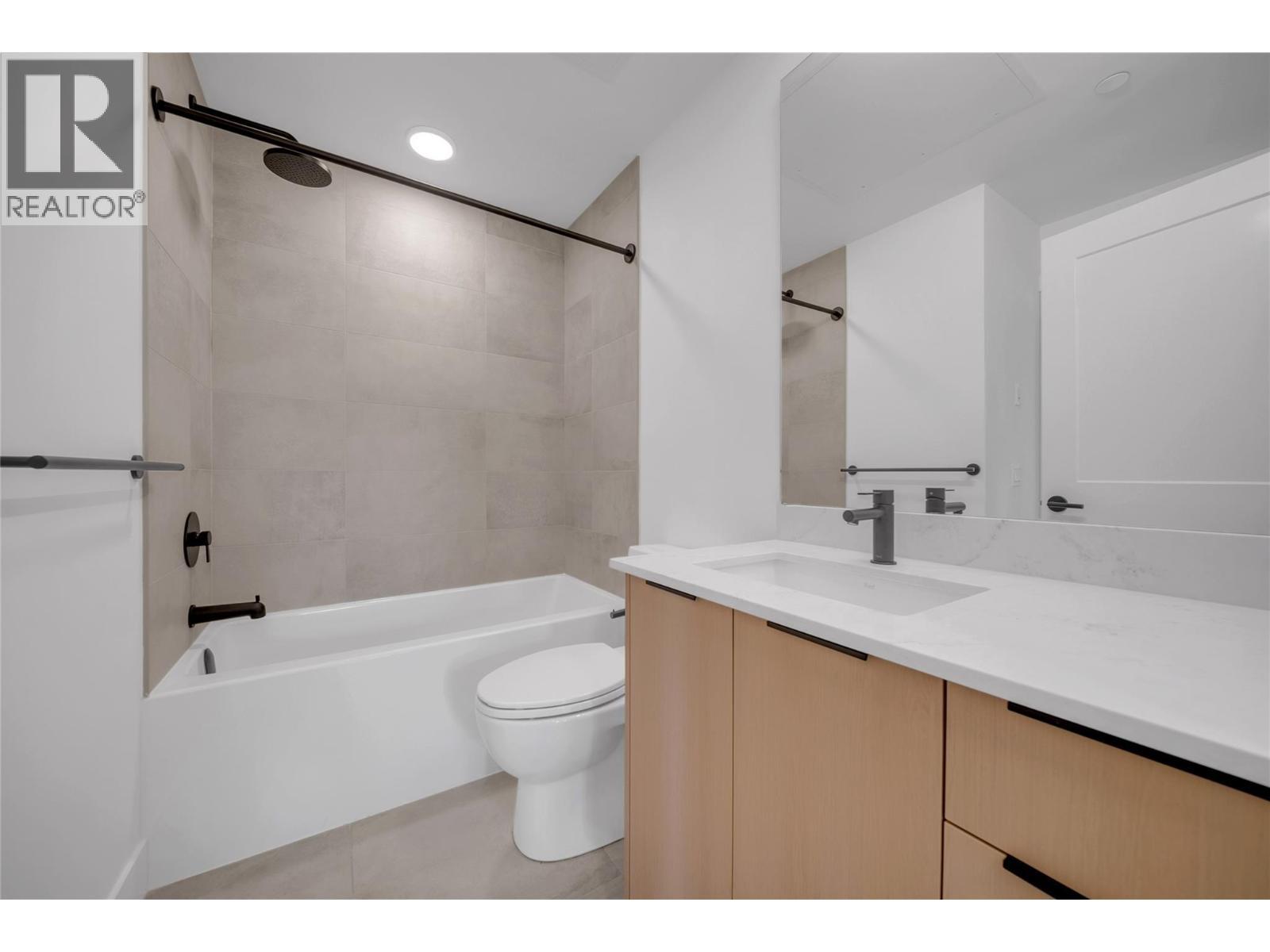 620 Coronation Avenue Unit# 312, Kelowna, BC - Indoor Photo Showing Bathroom
