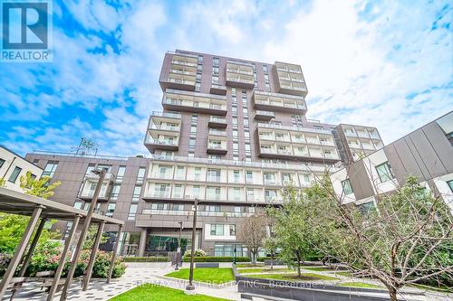 203 - 80 VANAULEY STREET  Toronto, ON M5T 0C9