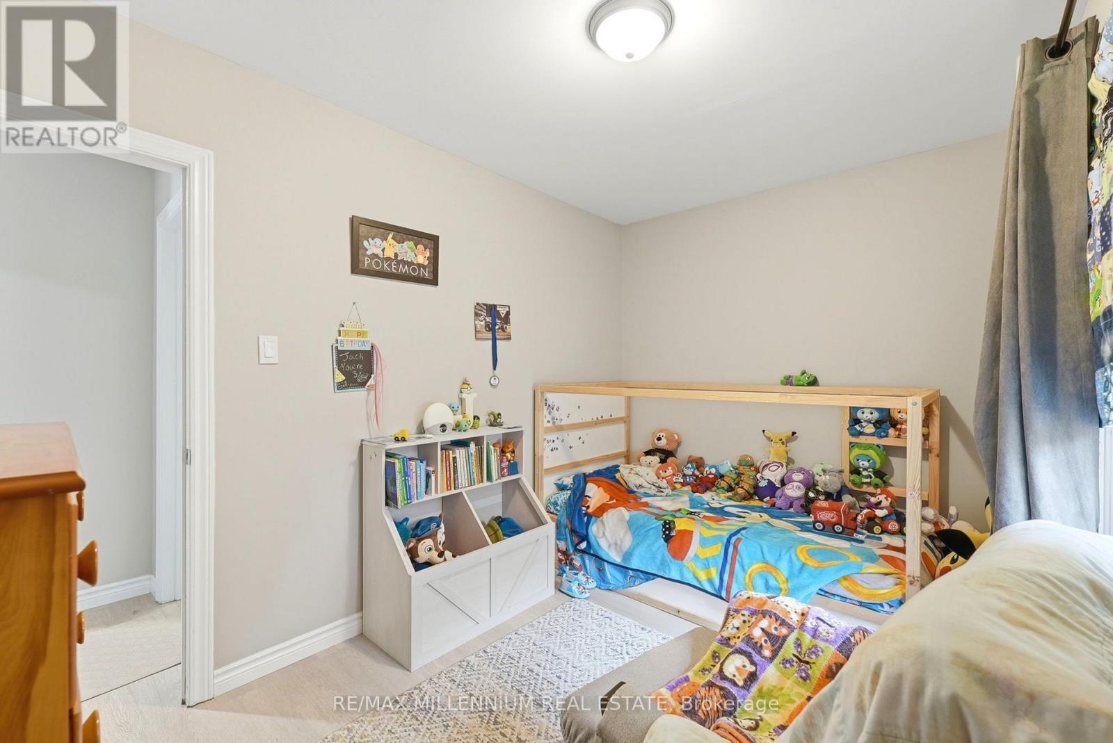 22 Montgomery Road, St. Thomas, ON - Indoor Photo Showing Bedroom