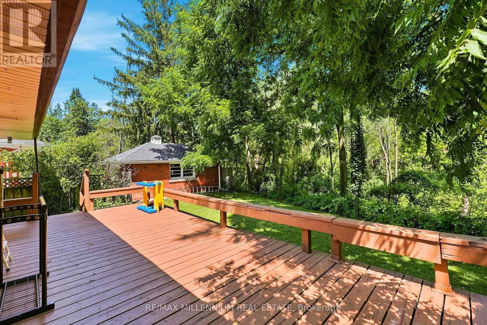22 Montgomery Road, St. Thomas, ON - Outdoor With Deck Patio Veranda