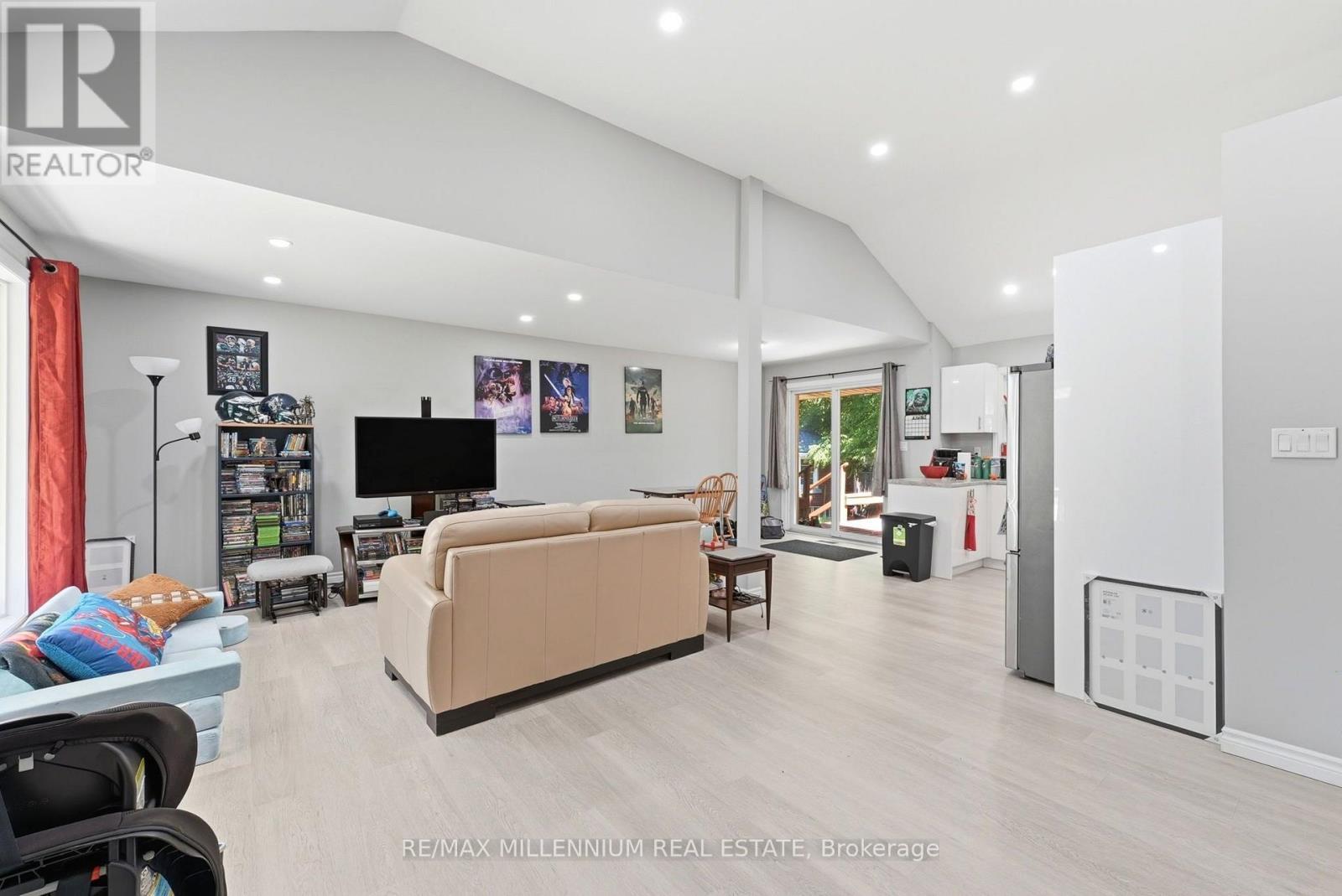 22 Montgomery Road, St. Thomas, ON - Indoor