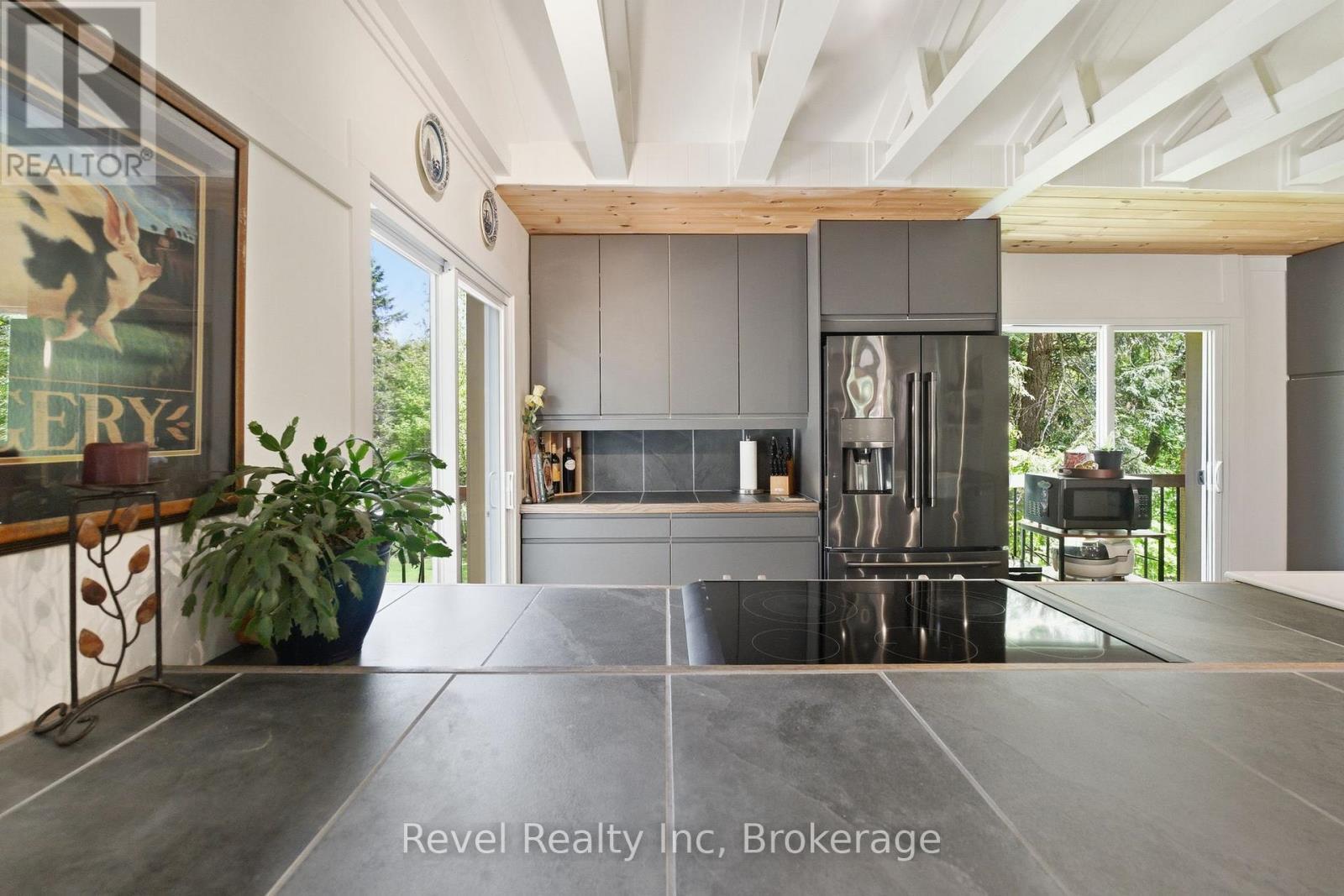 22 Camp Road, Mckellar, ON - Indoor