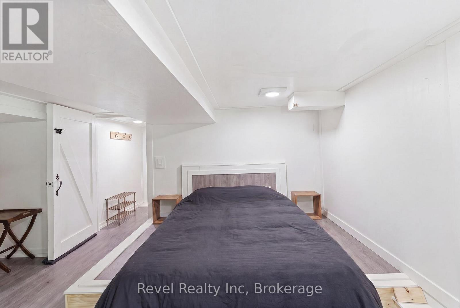 22 Camp Road, Mckellar, ON - Indoor Photo Showing Bedroom