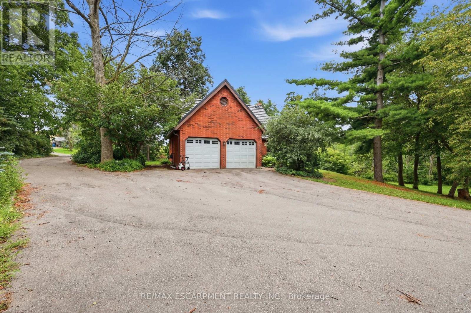 2210 1 Sideroad, Burlington, ON - Outdoor