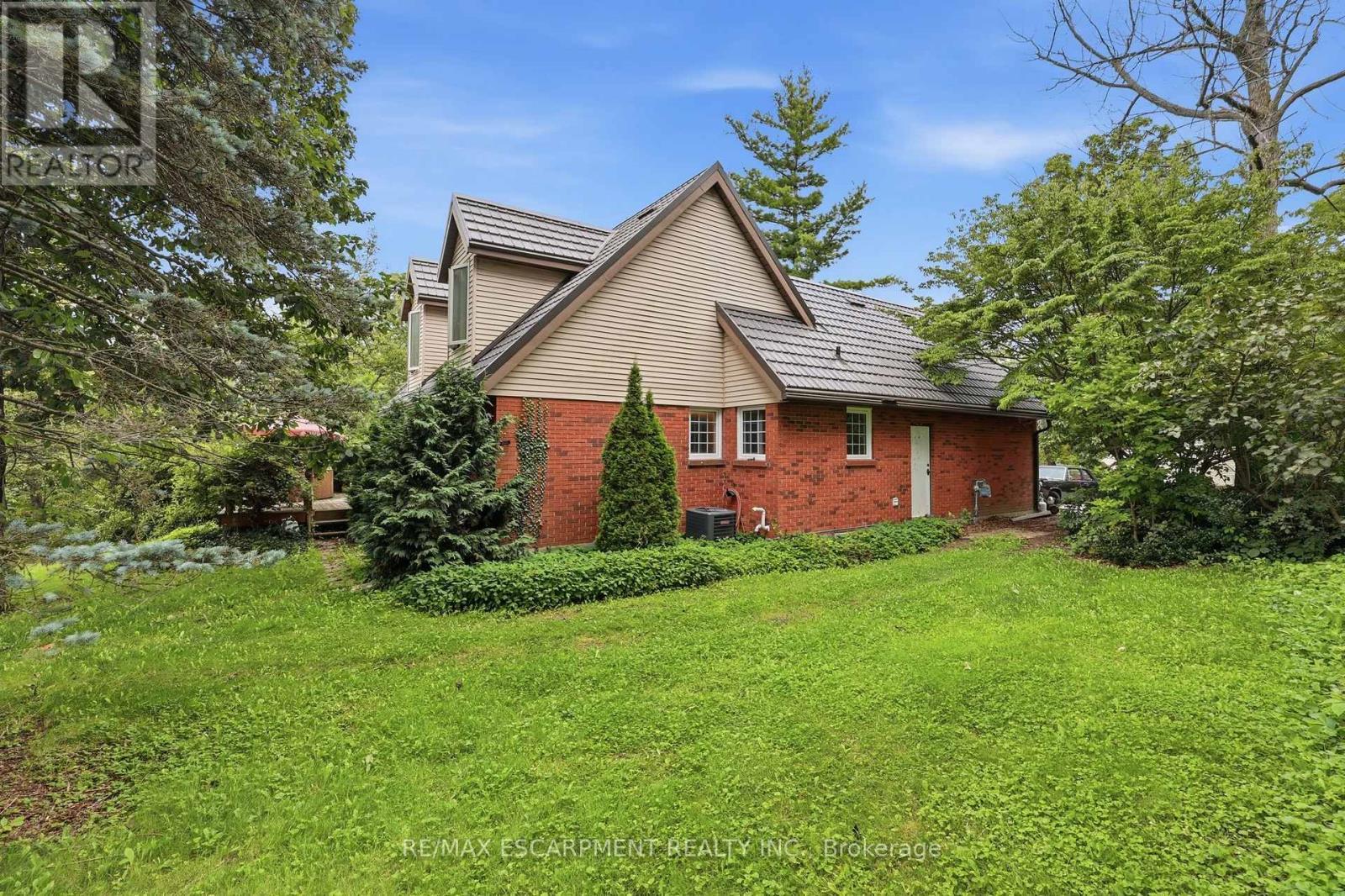 2210 1 Sideroad, Burlington, ON - Outdoor