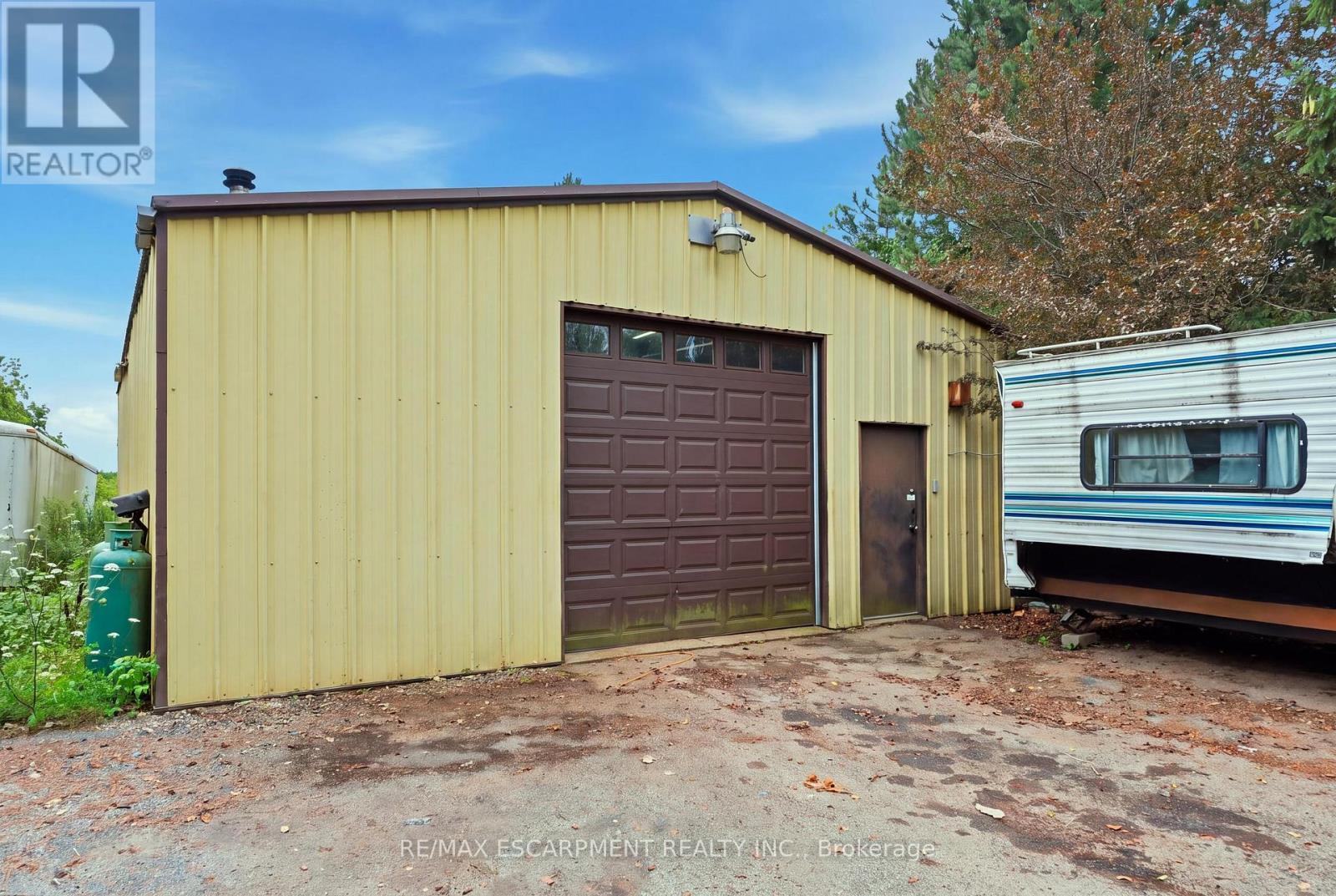 2210 1 Sideroad, Burlington, ON - Outdoor