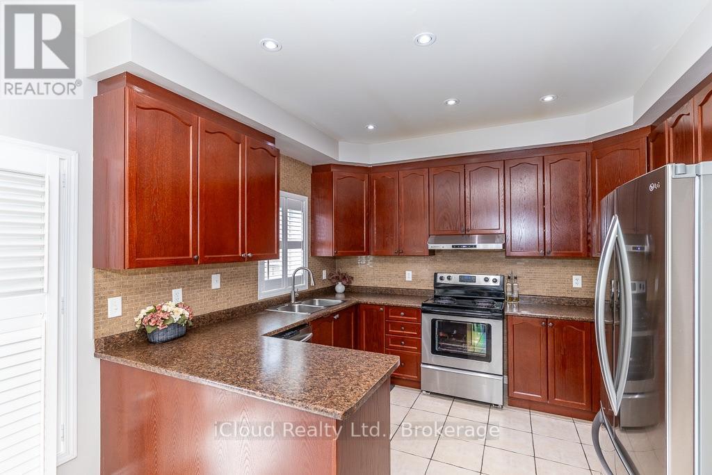 3340 Ferris Street, Burlington, ON - Indoor Photo Showing Kitchen With Double Sink