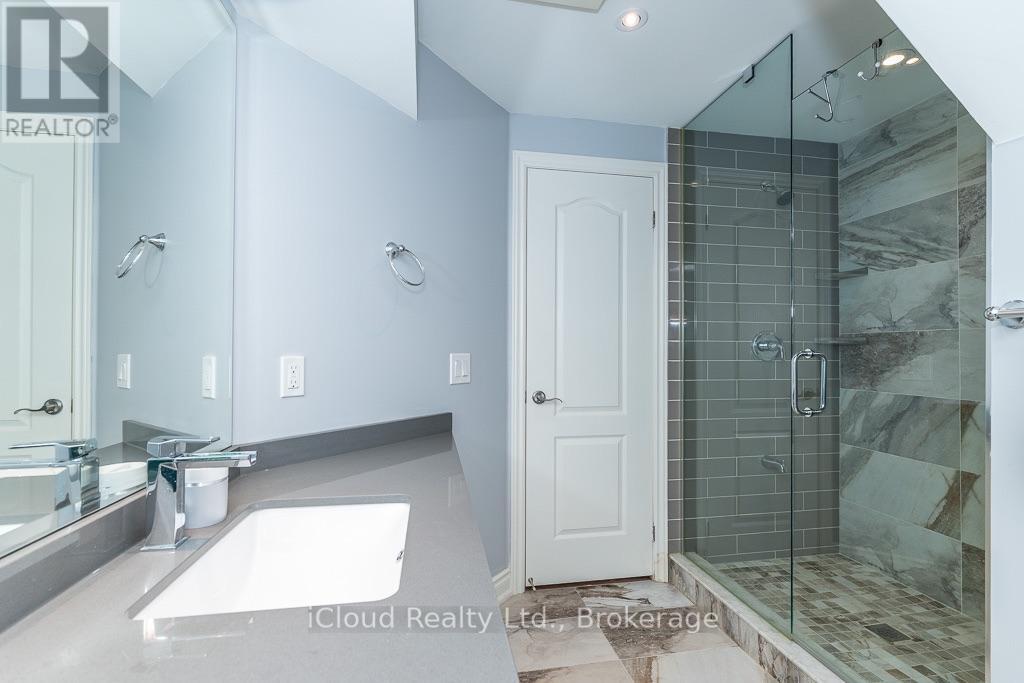 3340 Ferris Street, Burlington, ON - Indoor Photo Showing Bathroom