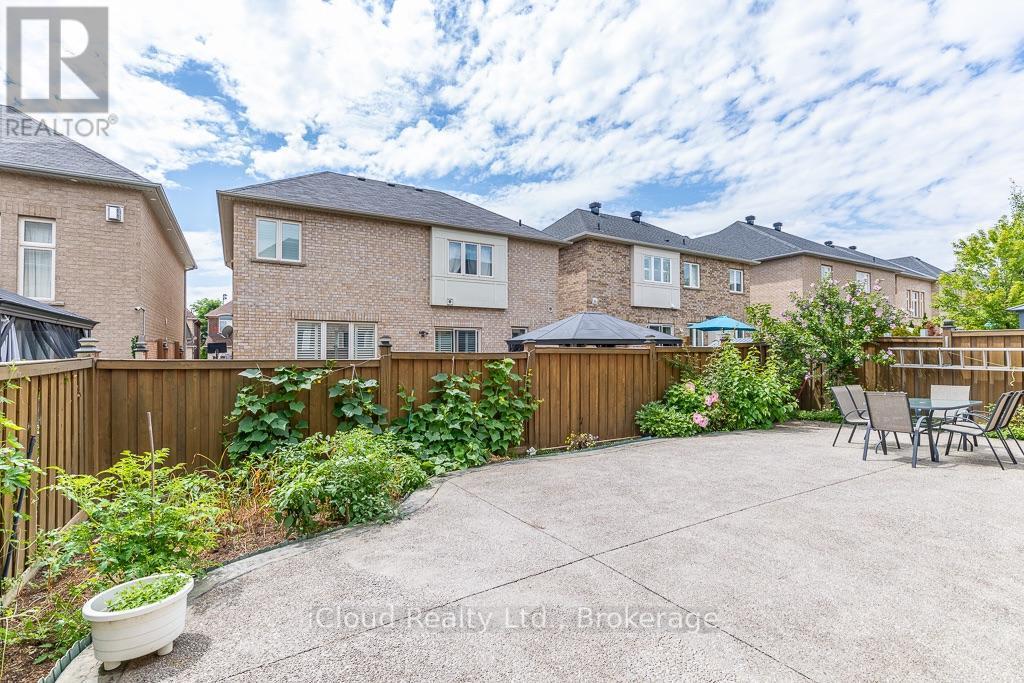 3340 Ferris Street, Burlington, ON - Outdoor