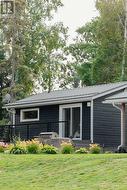 Guest bunkie with kitchenette - 