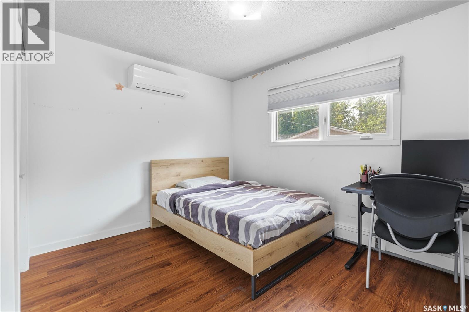 1960 Cowan Crescent, Regina, SK - Indoor Photo Showing Bedroom
