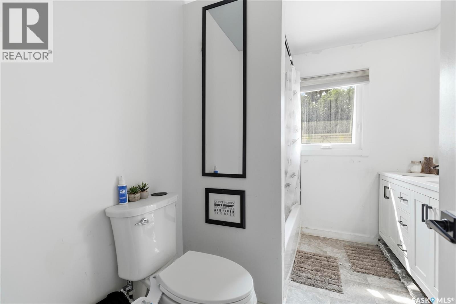 1960 Cowan Crescent, Regina, SK - Indoor Photo Showing Bathroom