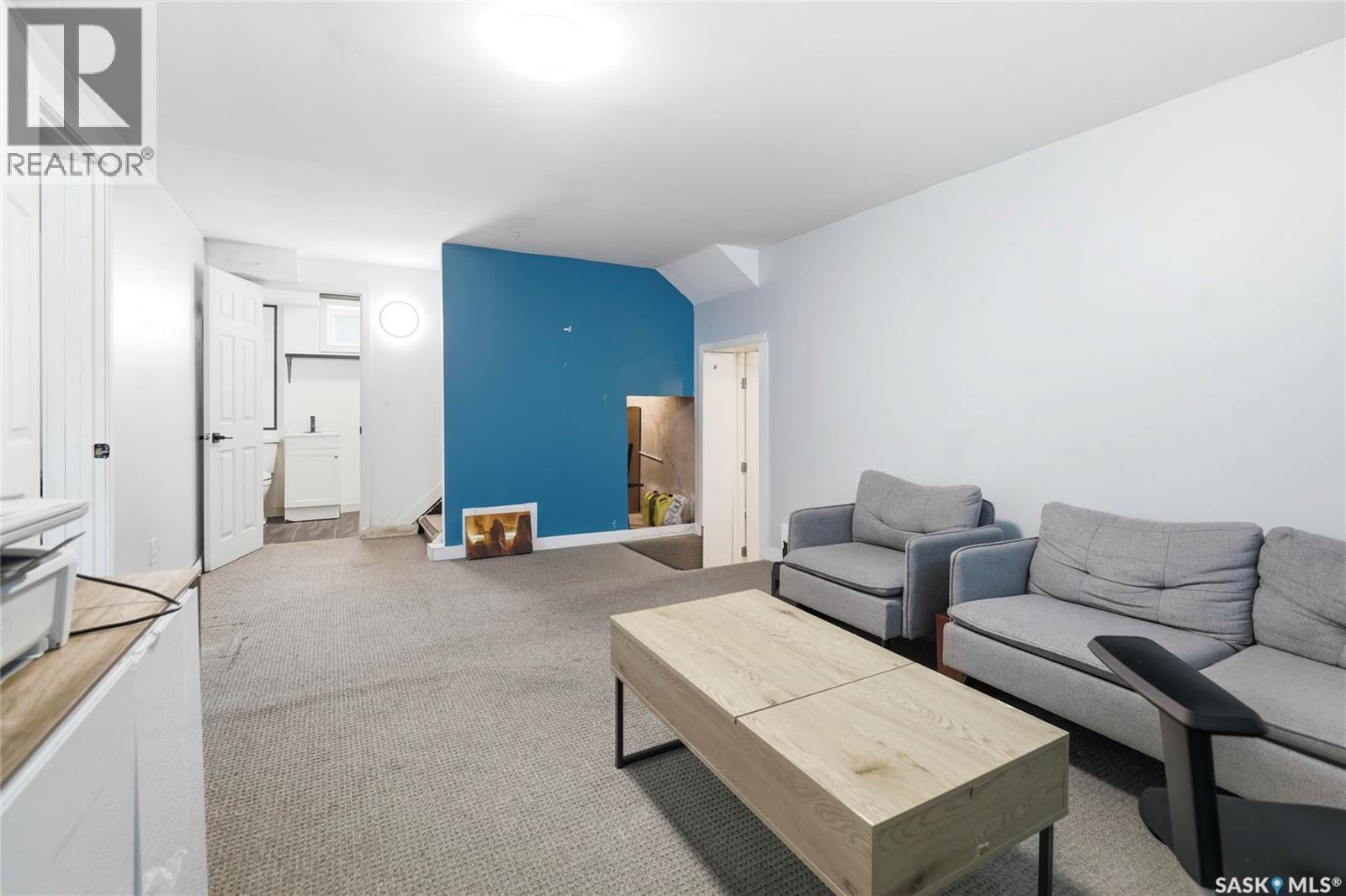 1960 Cowan Crescent, Regina, SK - Indoor Photo Showing Living Room