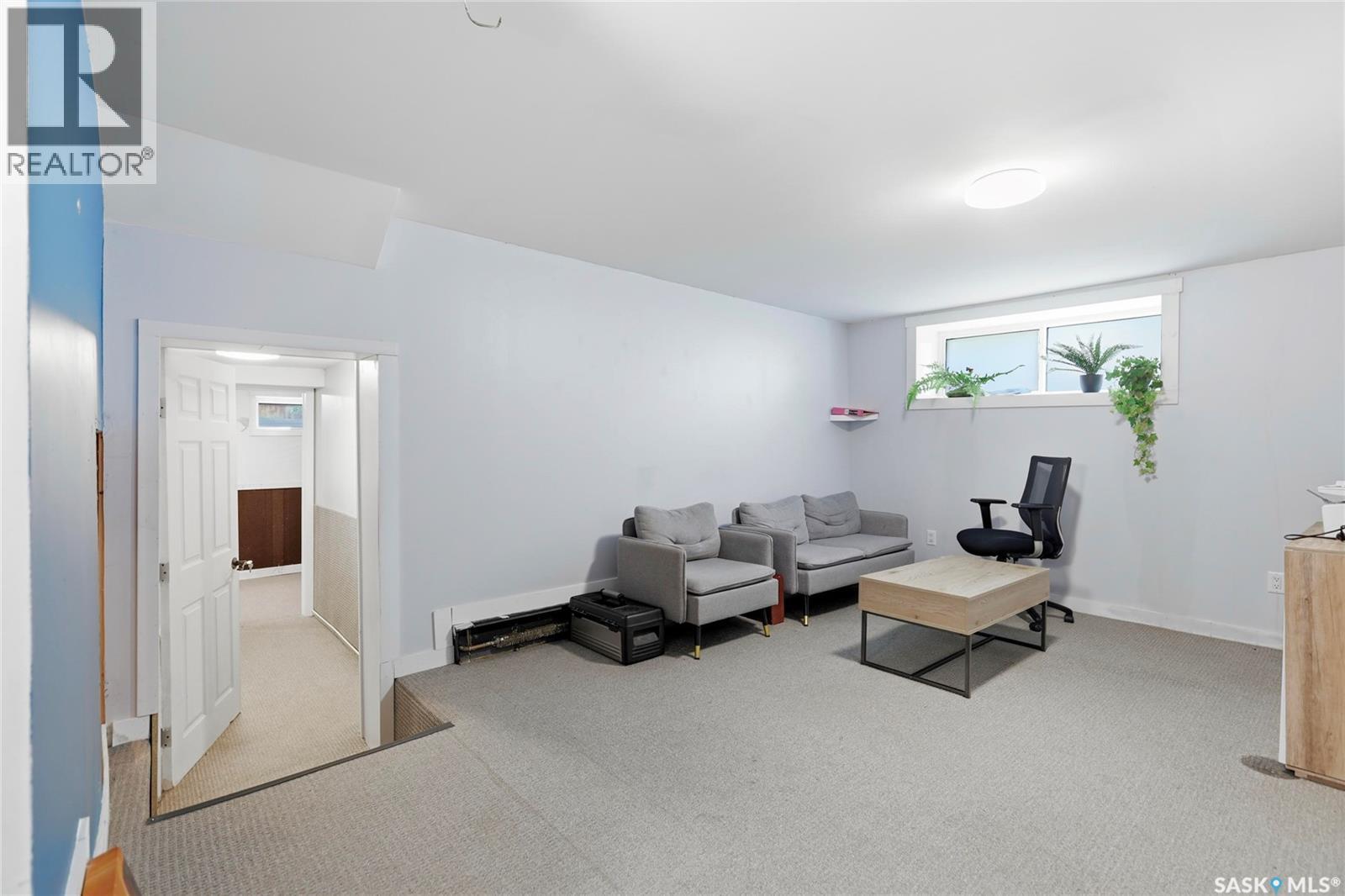 1960 Cowan Crescent, Regina, SK - Indoor