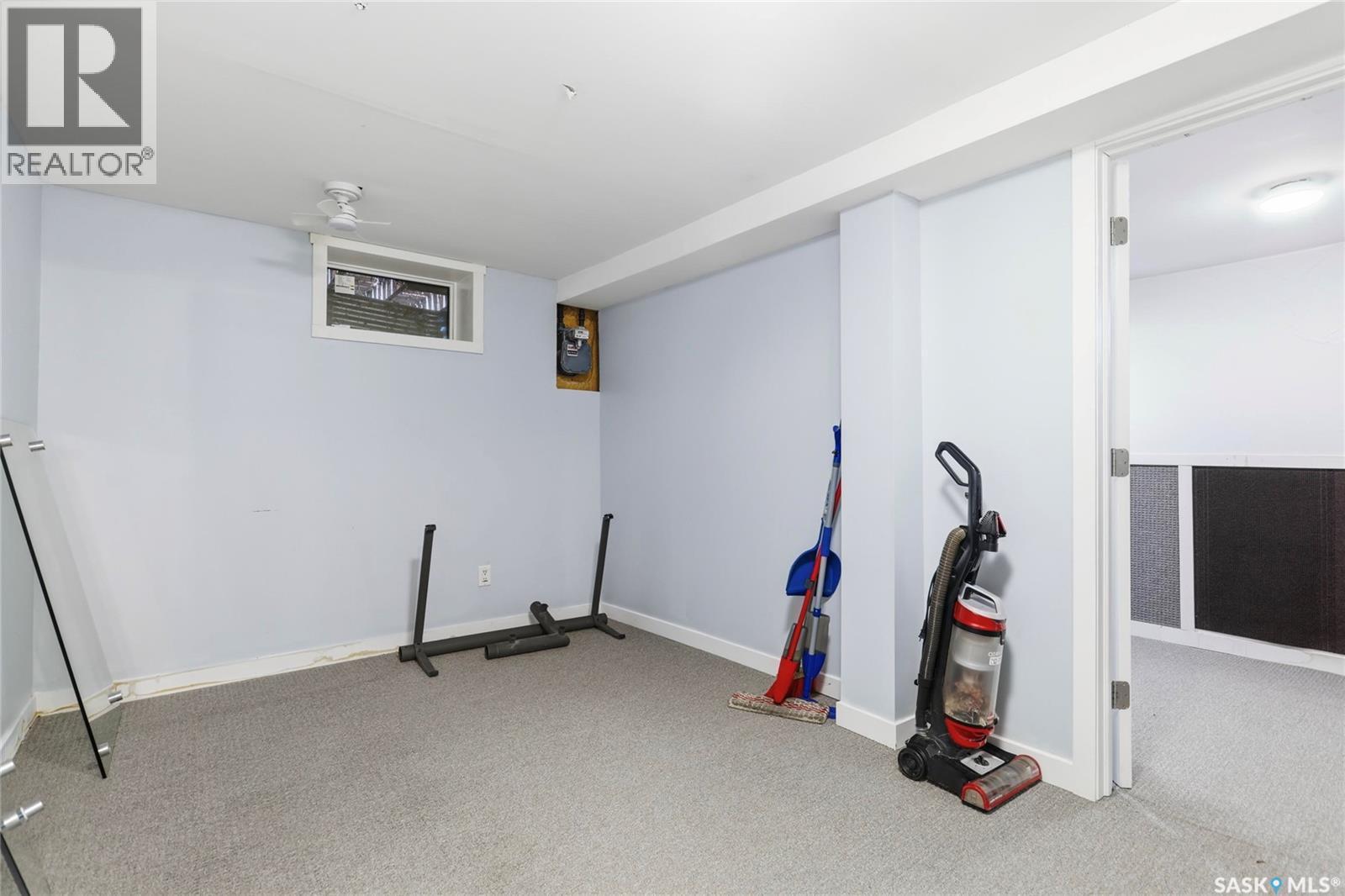 1960 Cowan Crescent, Regina, SK - Indoor Photo Showing Other Room