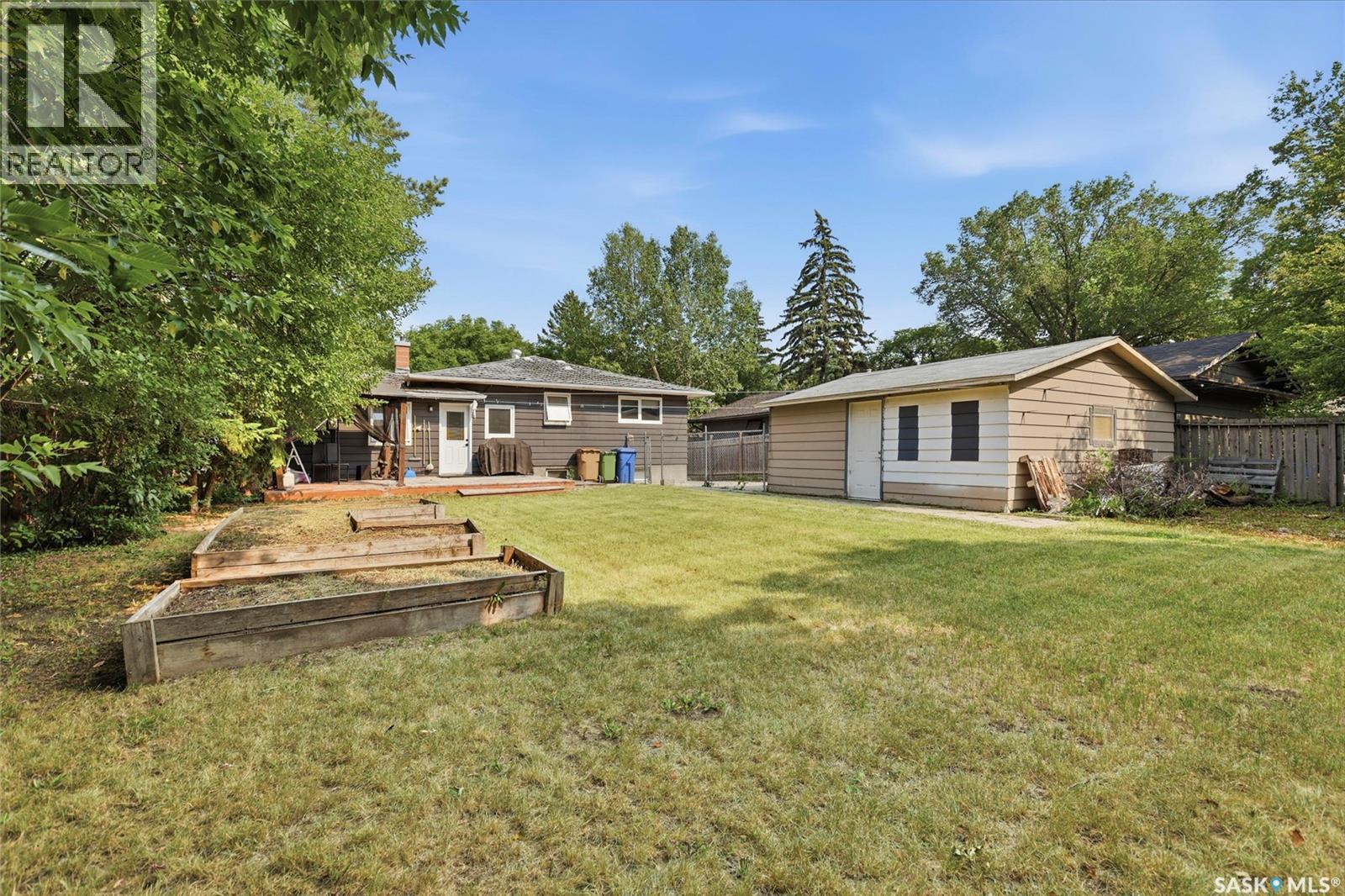 1960 Cowan Crescent, Regina, SK - Outdoor With Deck Patio Veranda