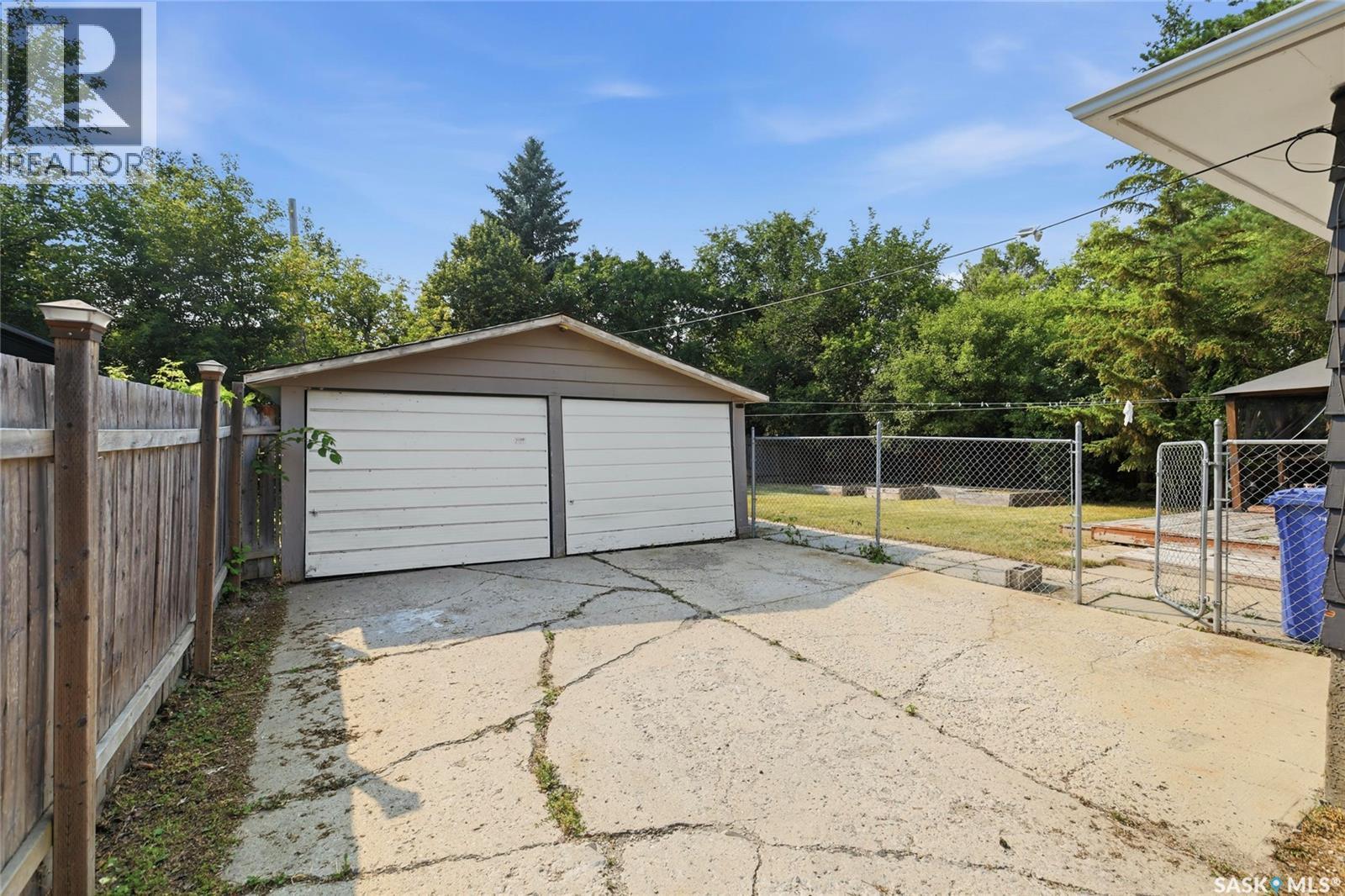1960 Cowan Crescent, Regina, SK - Outdoor With Exterior