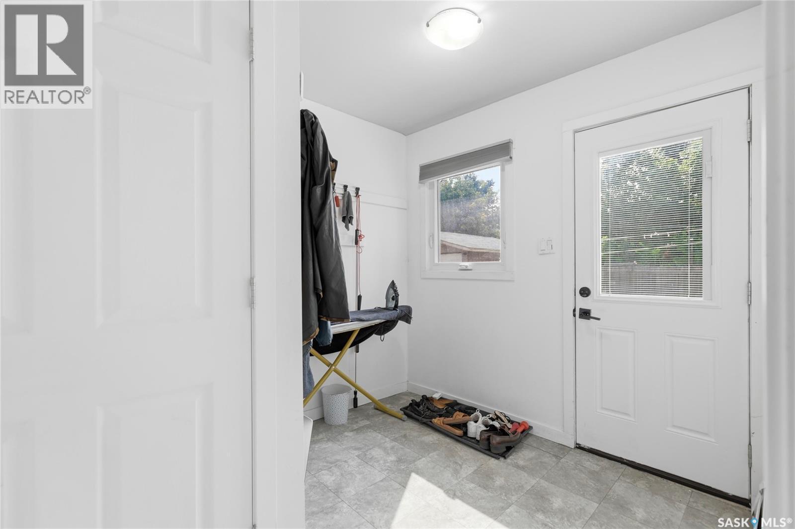 1960 Cowan Crescent, Regina, SK - Indoor Photo Showing Other Room