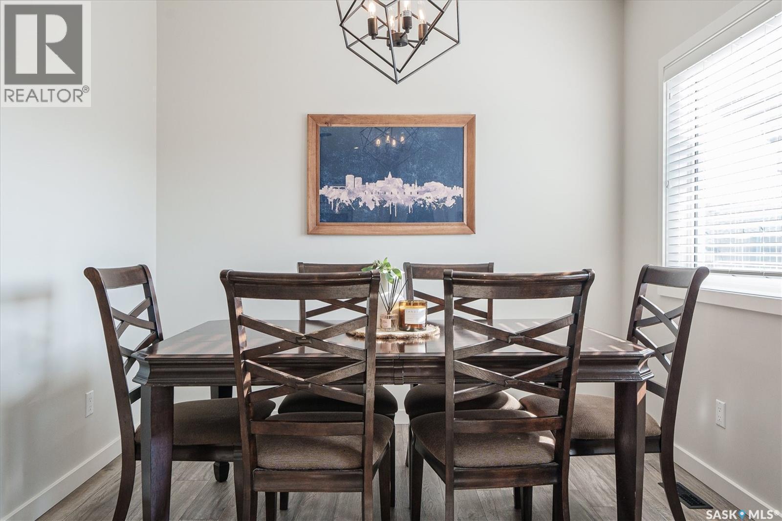 359 Marlatte Street, Saskatoon, SK - Indoor Photo Showing Dining Room
