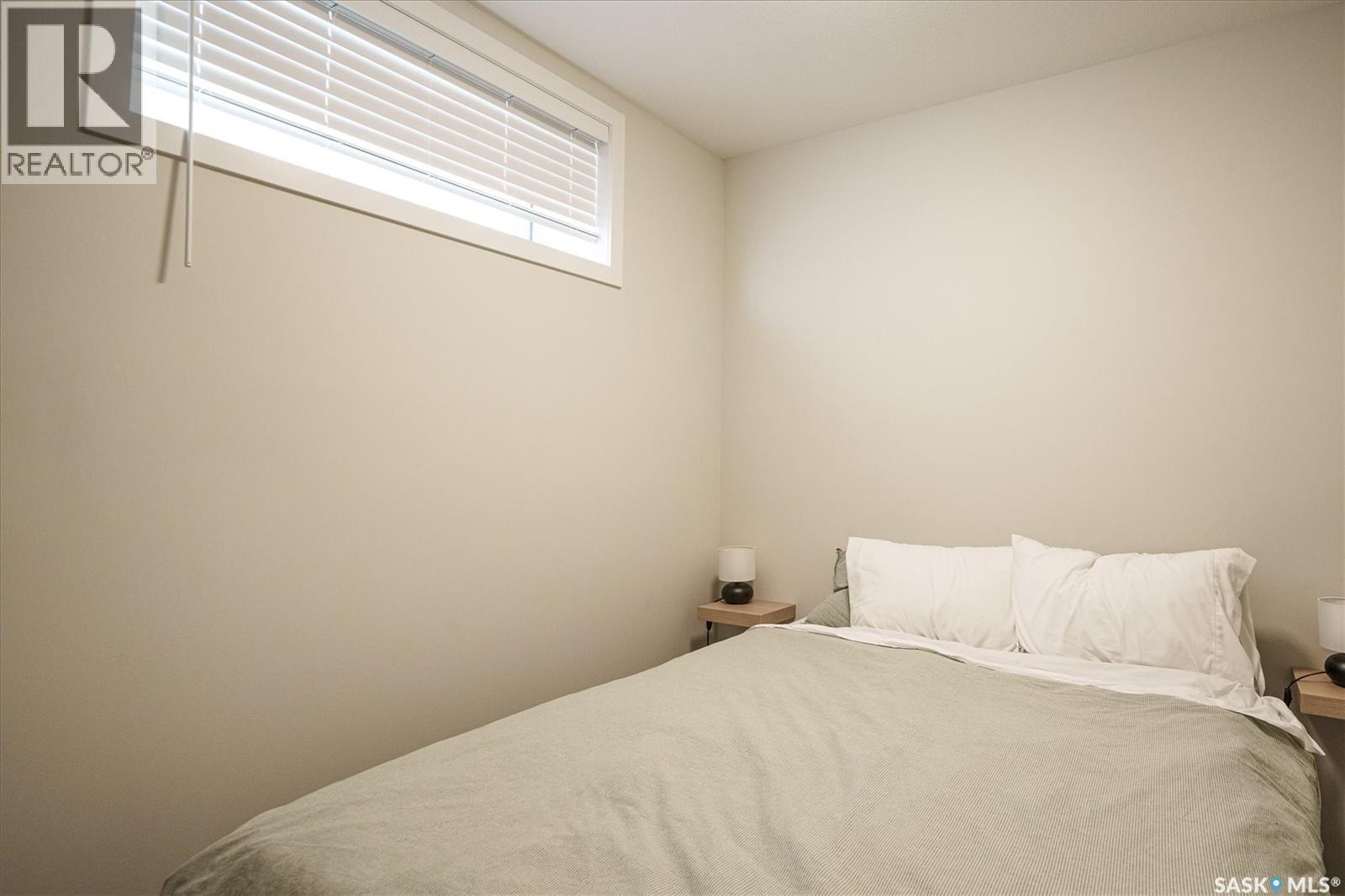 359 Marlatte Street, Saskatoon, SK - Indoor Photo Showing Bedroom