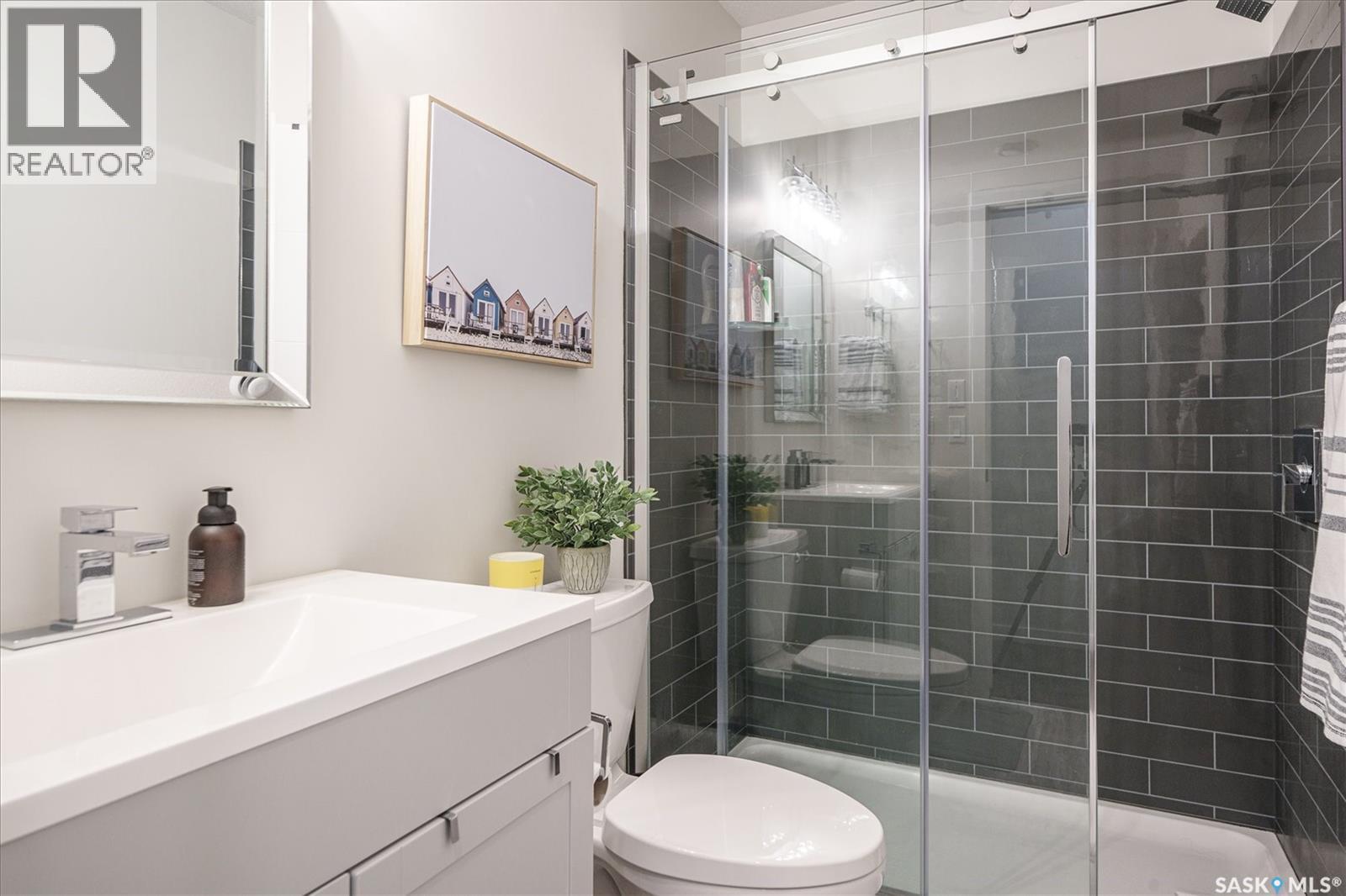 359 Marlatte Street, Saskatoon, SK - Indoor Photo Showing Bathroom
