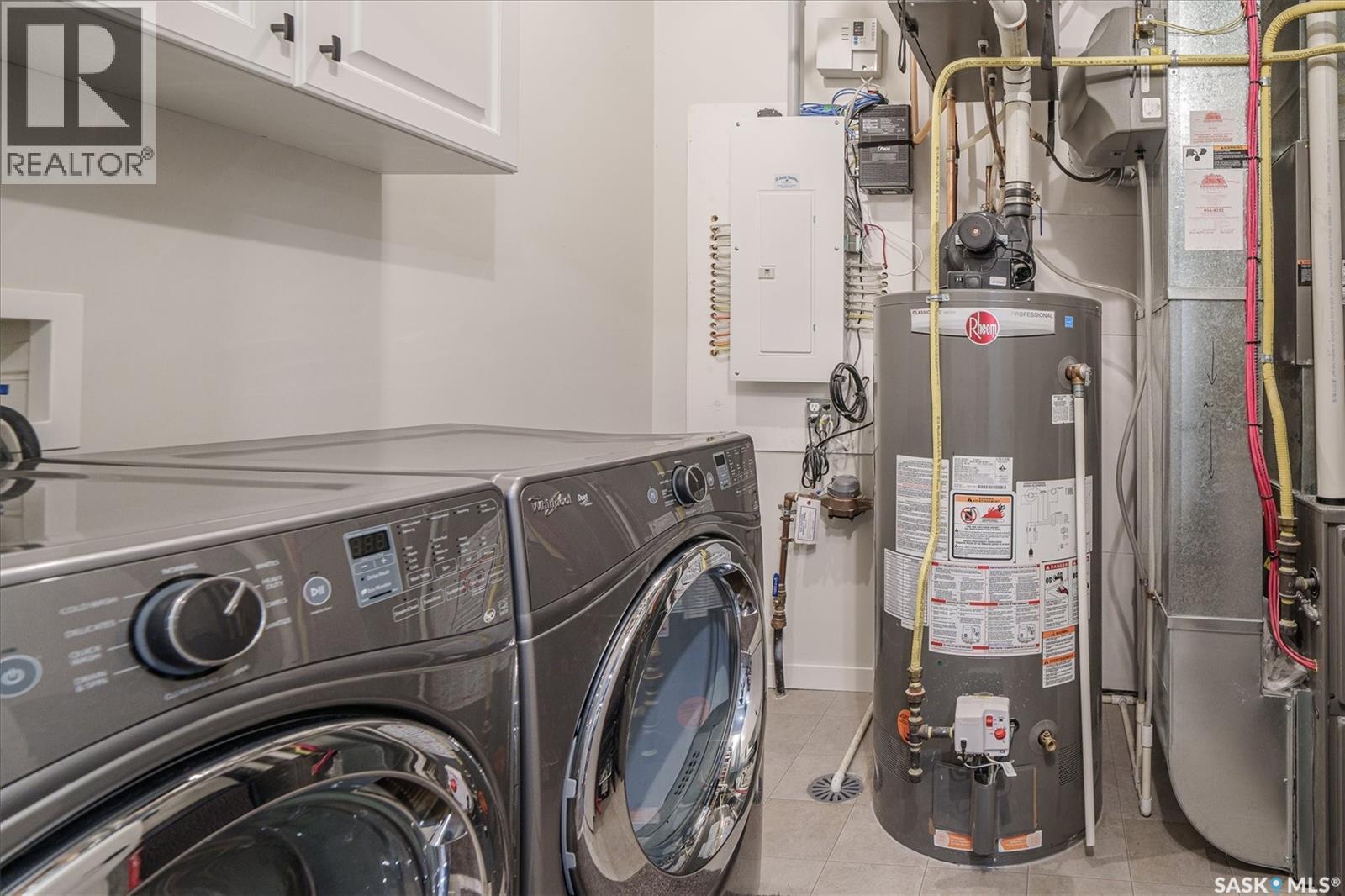 359 Marlatte Street, Saskatoon, SK - Indoor Photo Showing Laundry Room