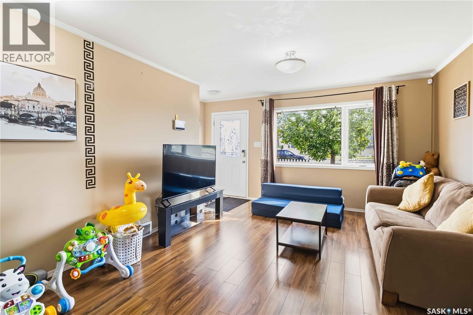 115 1303 Richardson Road, Saskatoon, SK - Indoor Photo Showing Living Room