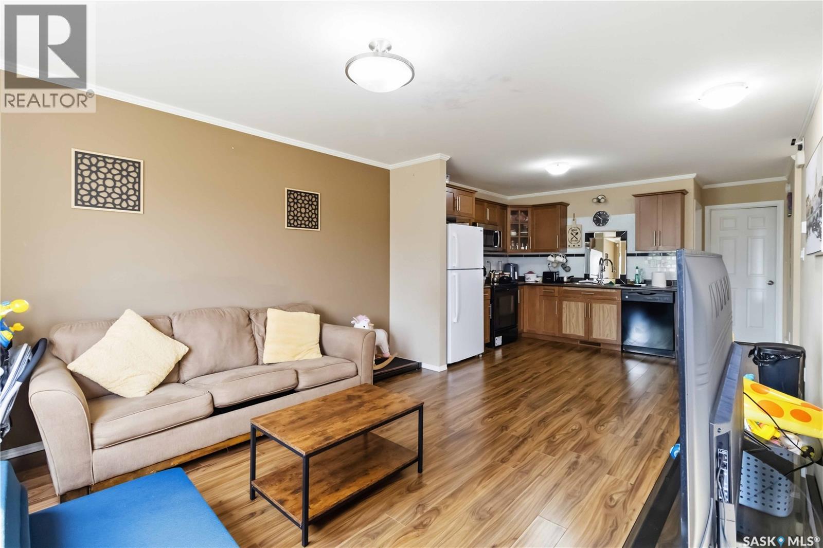 115 1303 Richardson Road, Saskatoon, SK - Indoor Photo Showing Living Room