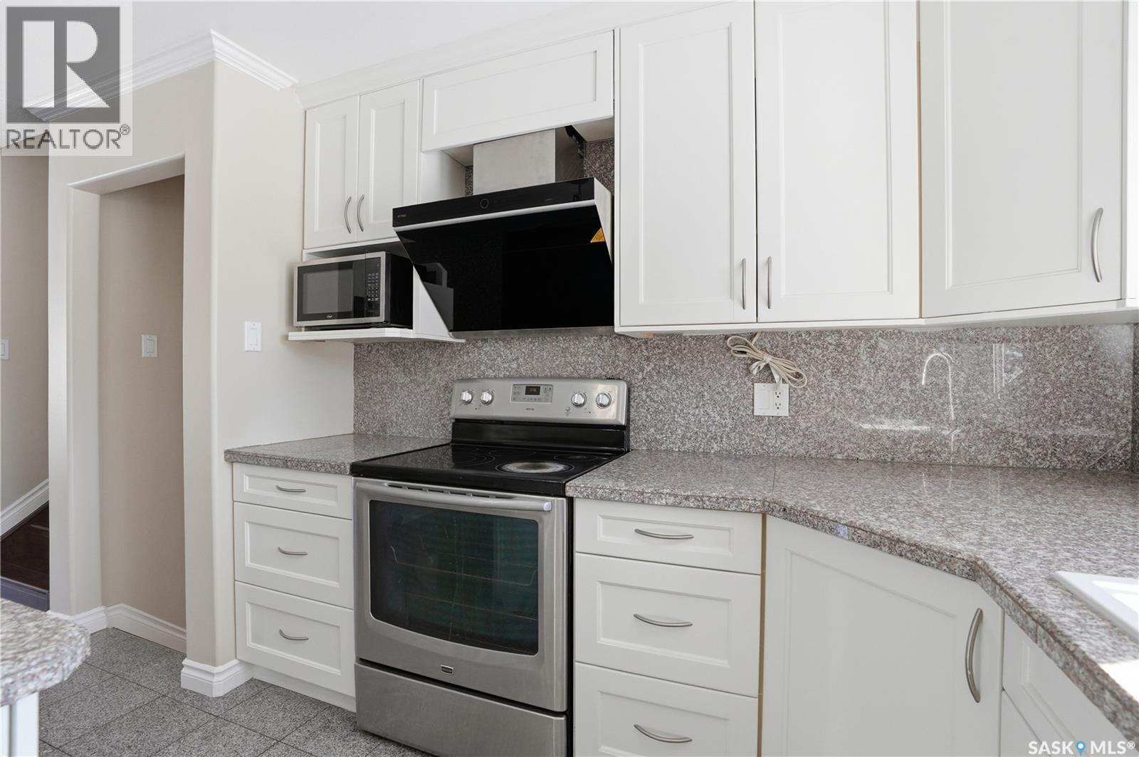 110 Meglund Place, Saskatoon, SK - Indoor Photo Showing Kitchen With Upgraded Kitchen