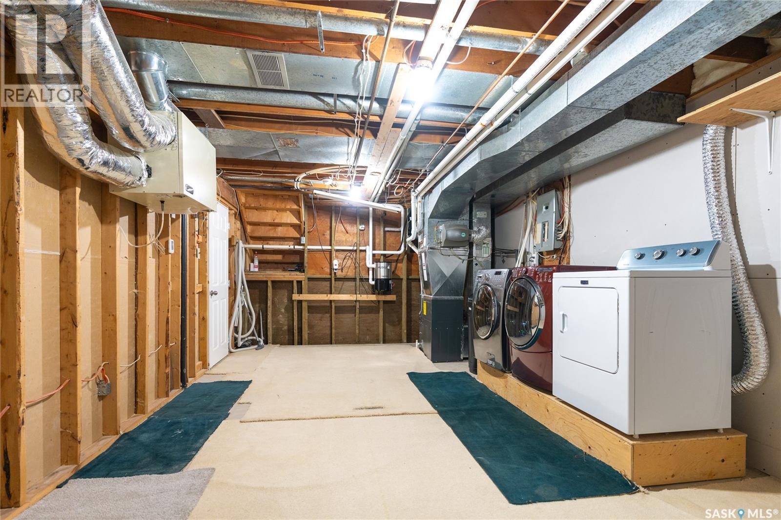 110 Meglund Place, Saskatoon, SK - Indoor Photo Showing Laundry Room