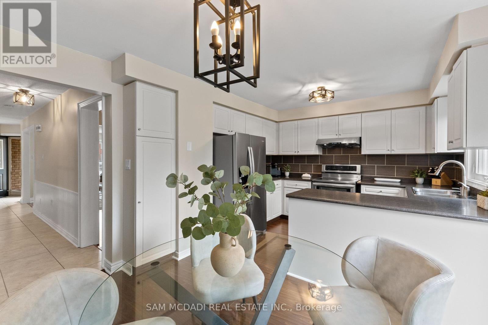 470 Aberfoyle Court, Mississauga, ON - Indoor