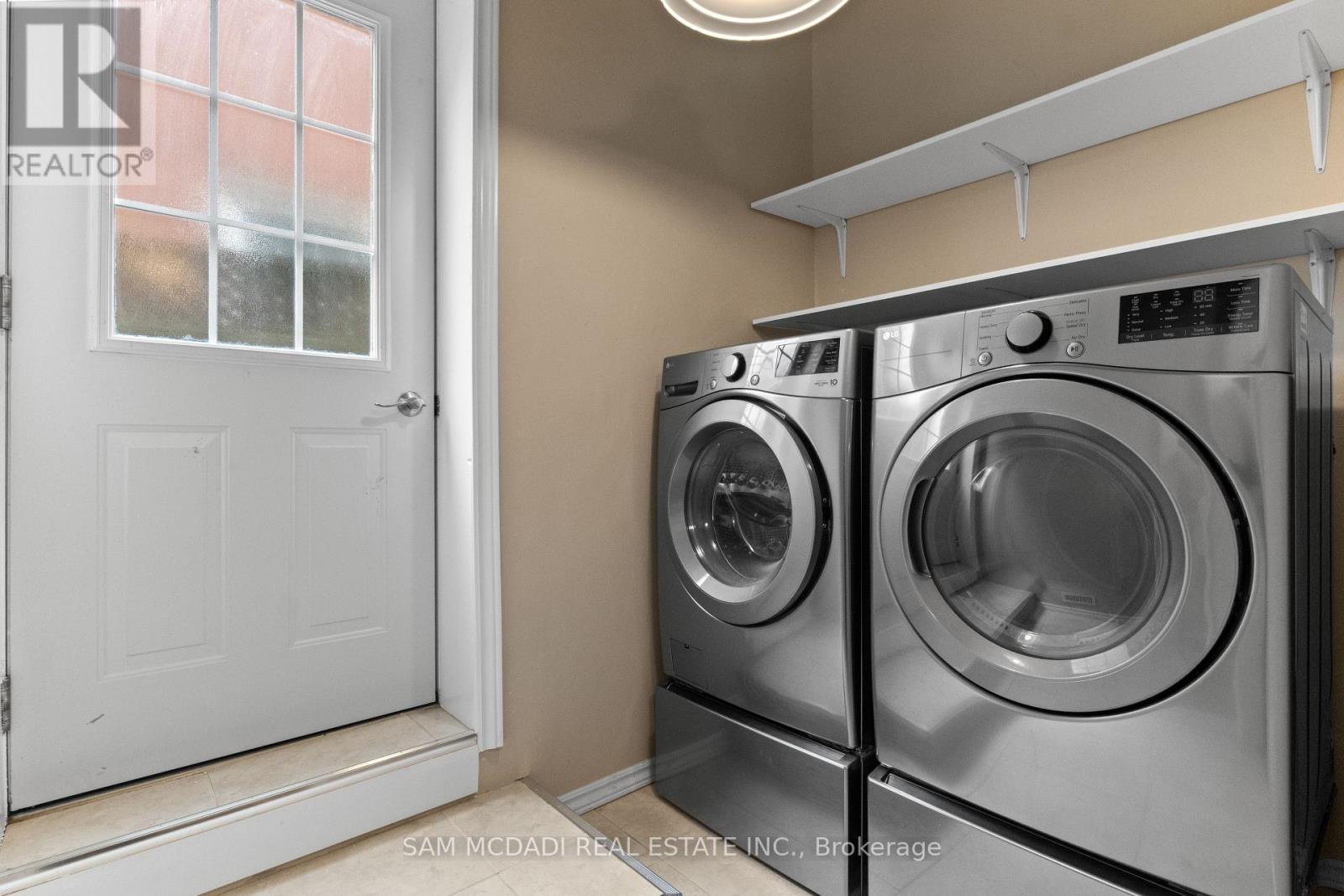 470 Aberfoyle Court, Mississauga, ON - Indoor Photo Showing Laundry Room
