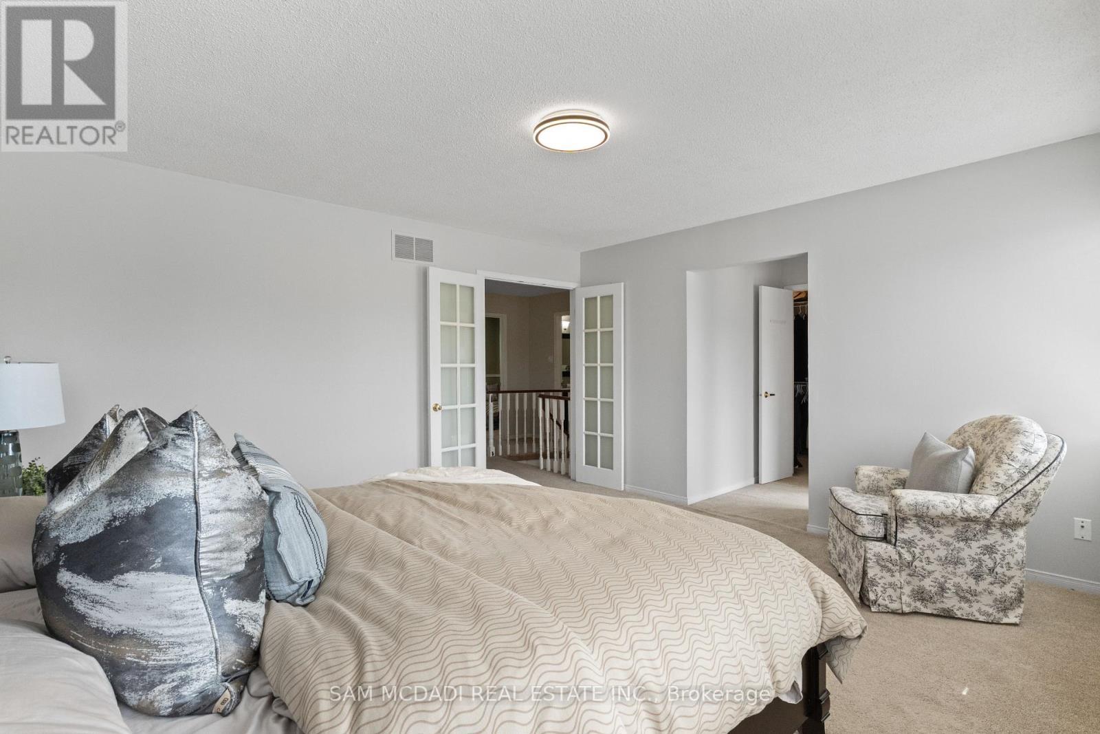 470 Aberfoyle Court, Mississauga, ON - Indoor Photo Showing Bedroom