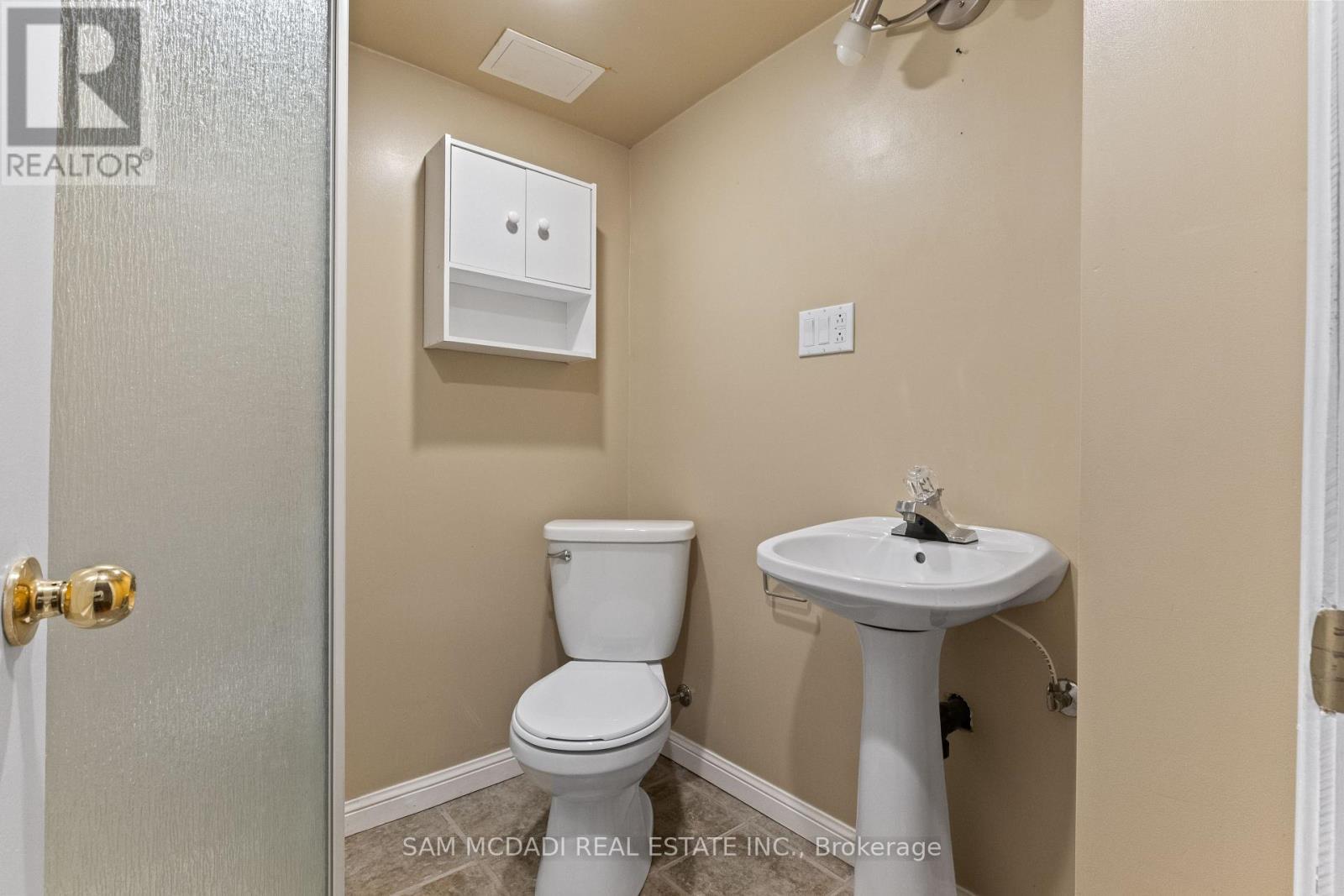 470 Aberfoyle Court, Mississauga, ON - Indoor Photo Showing Bathroom
