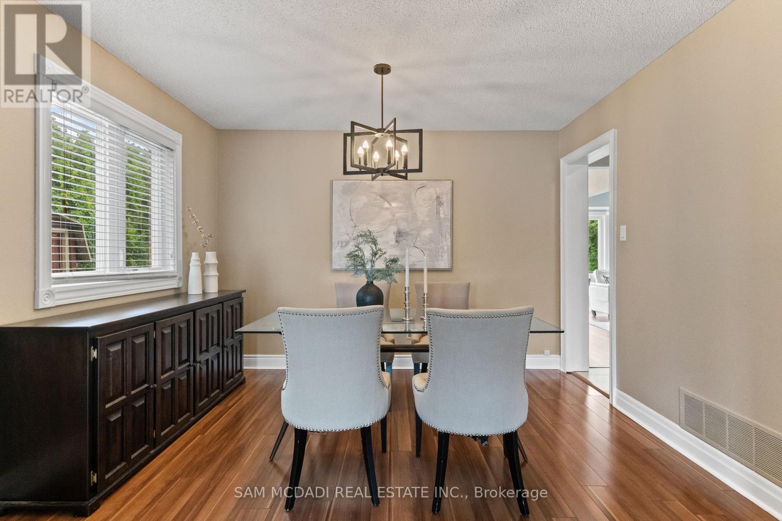 470 Aberfoyle Court, Mississauga, ON - Indoor Photo Showing Dining Room
