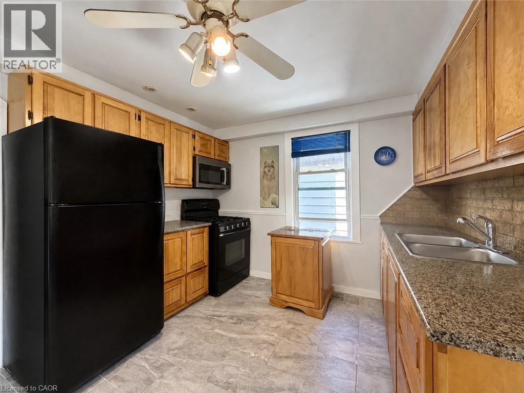 55 Holmes Avenue, Hamilton, ON - Indoor Photo Showing Kitchen With Double Sink