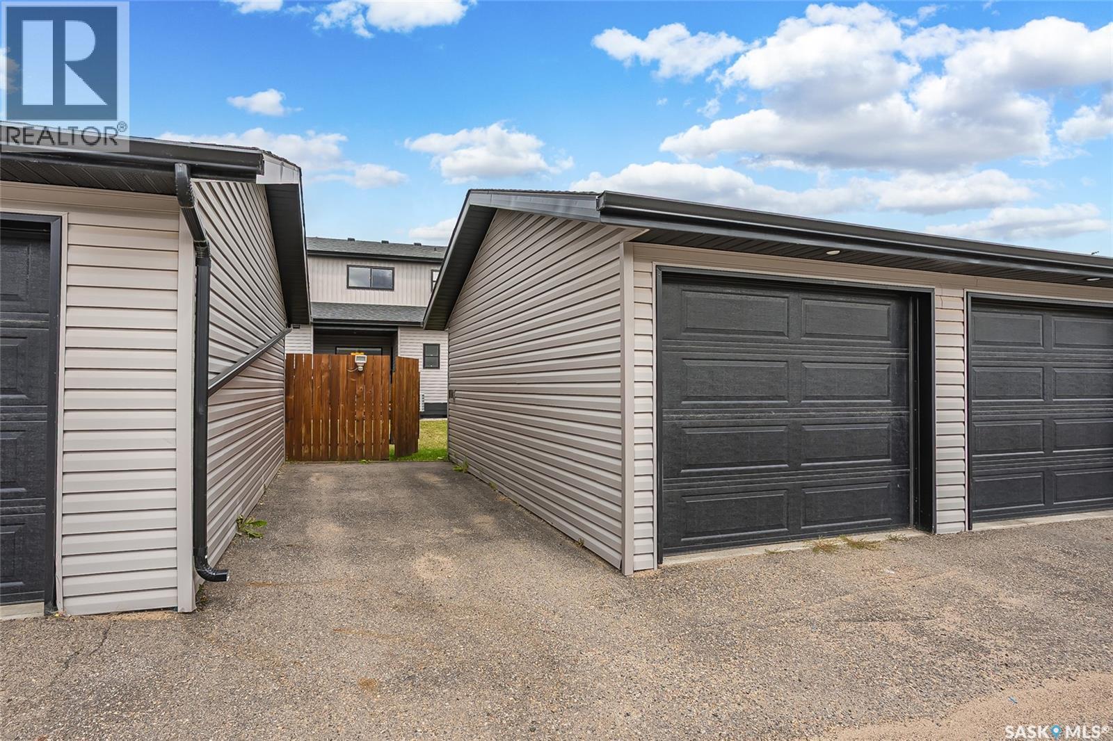 343 Rajput Way, Saskatoon, SK - Outdoor