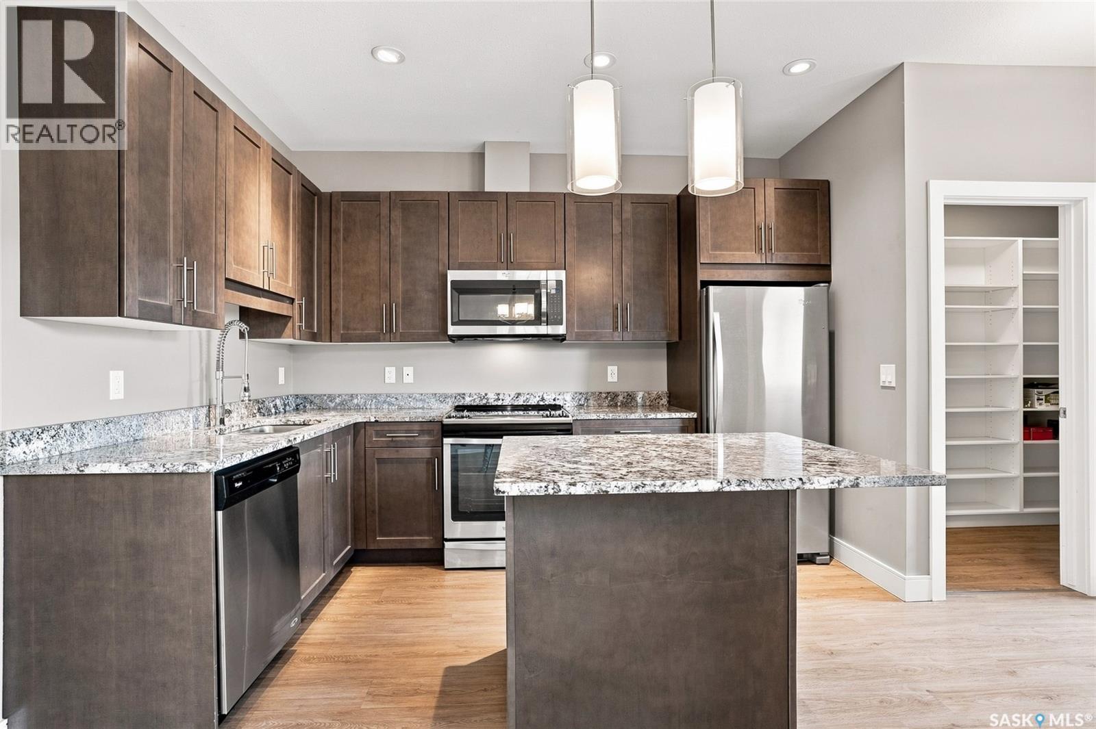 343 Rajput Way, Saskatoon, SK - Indoor Photo Showing Kitchen With Stainless Steel Kitchen With Upgraded Kitchen