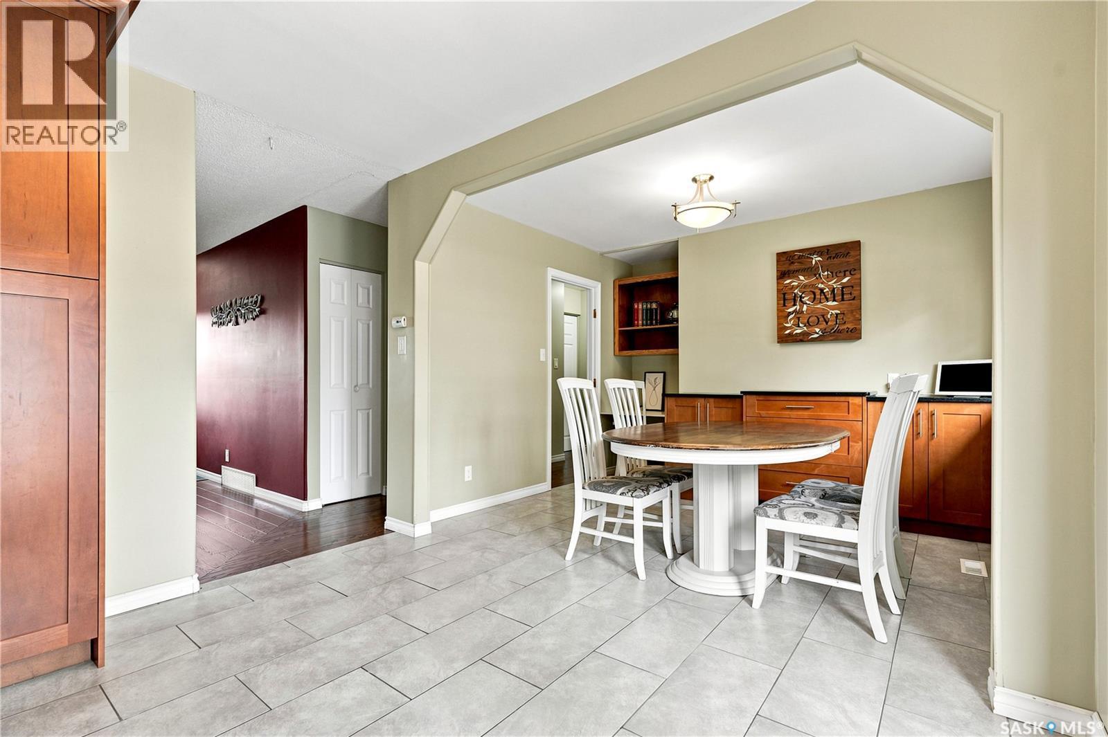 506 Fisher Crescent, Saskatoon, SK - Indoor Photo Showing Dining Room