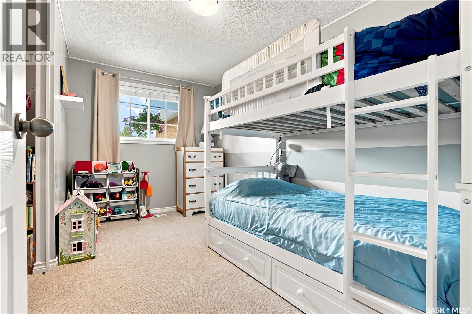 506 Fisher Crescent, Saskatoon, SK - Indoor Photo Showing Bedroom