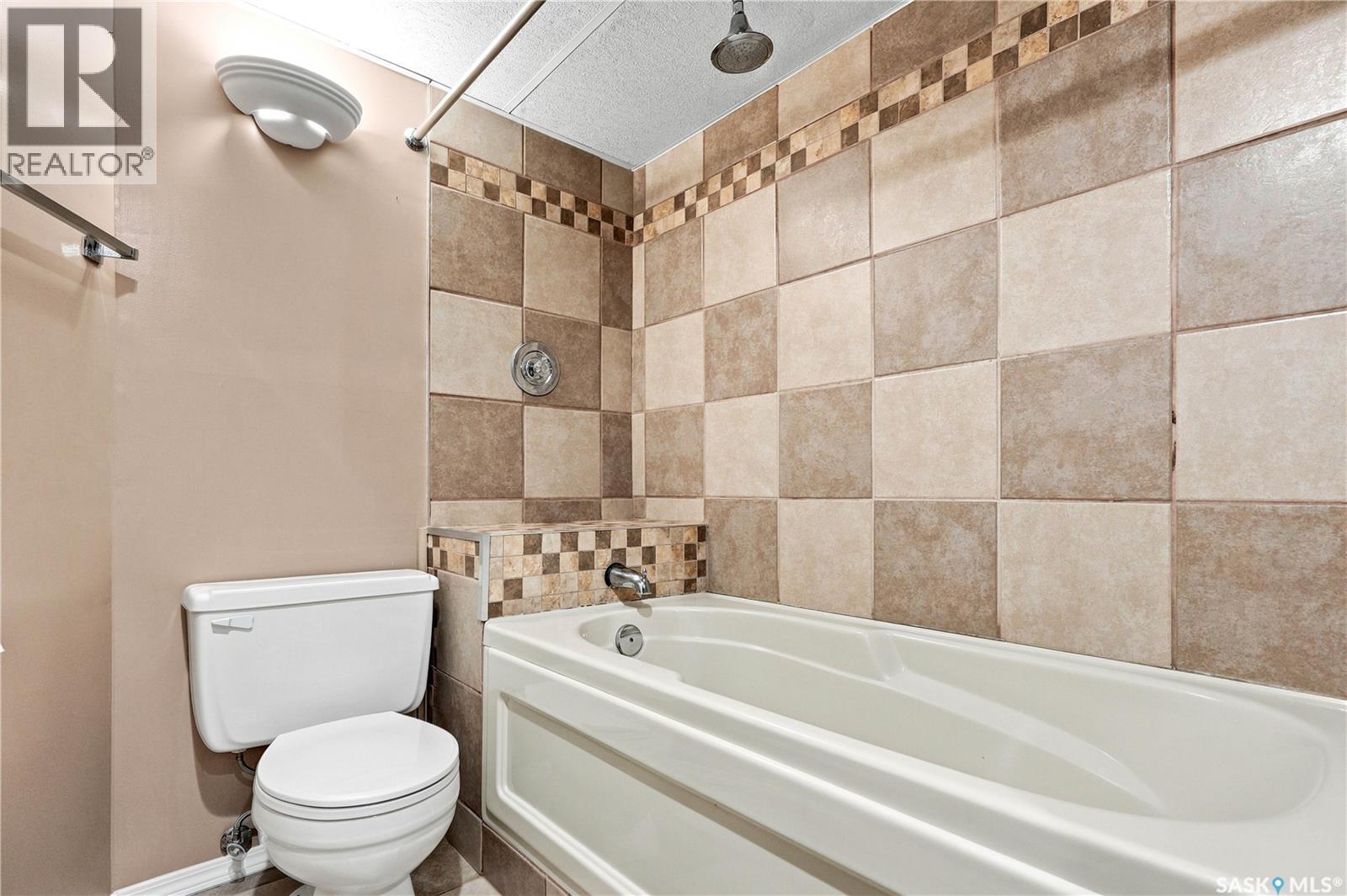 506 Fisher Crescent, Saskatoon, SK - Indoor Photo Showing Bathroom