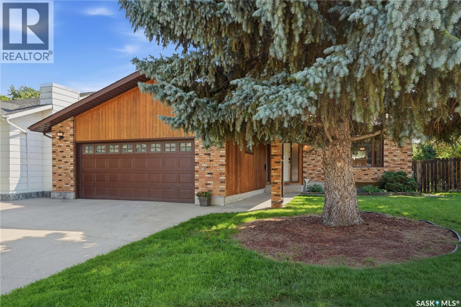 2734 Poplar Place E, Regina, SK - Outdoor