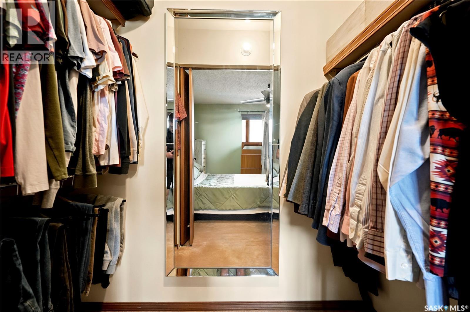 2734 Poplar Place E, Regina, SK - Indoor With Storage
