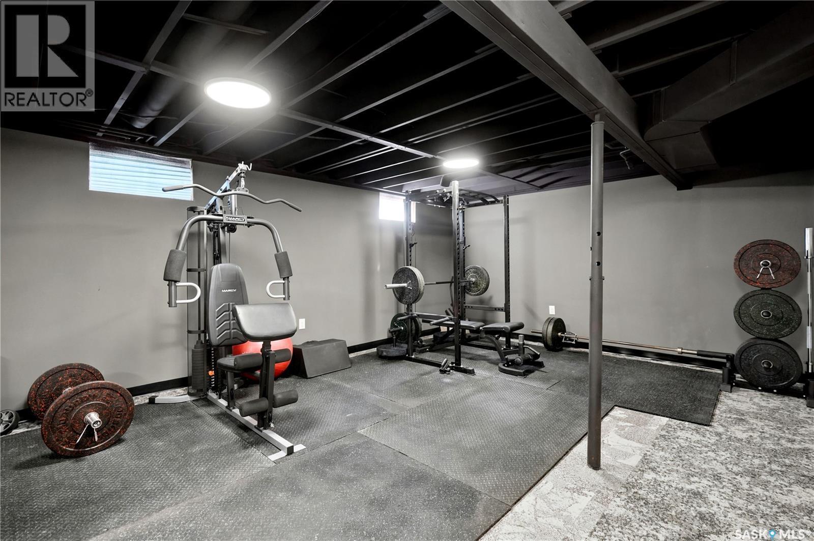 2734 Poplar Place E, Regina, SK - Indoor Photo Showing Gym Room