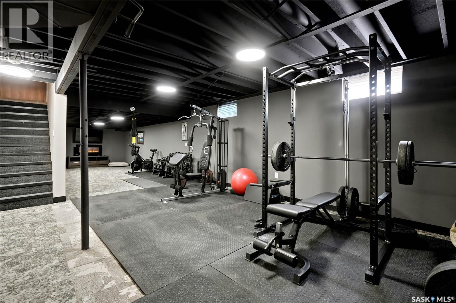 2734 Poplar Place E, Regina, SK - Indoor Photo Showing Gym Room