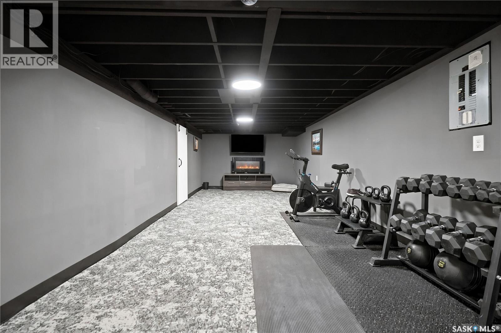 2734 Poplar Place E, Regina, SK - Indoor Photo Showing Other Room